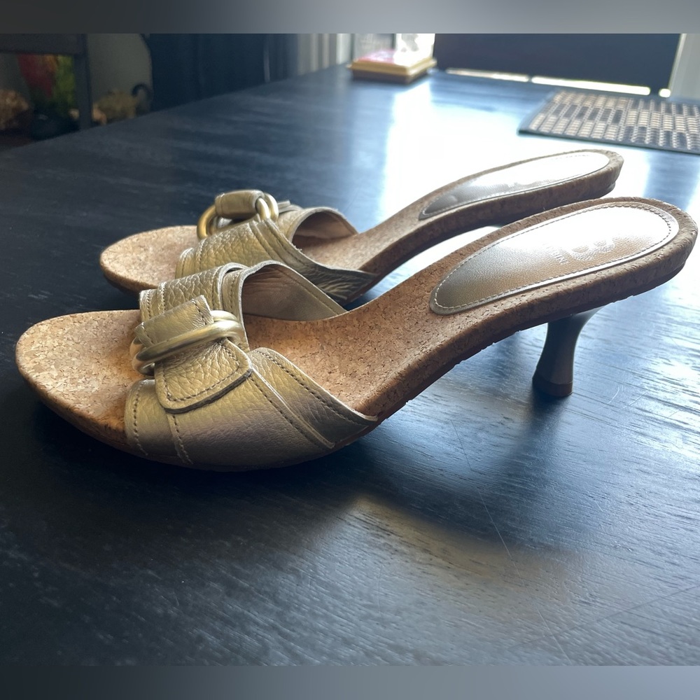 Gianni Bini Demi heel sandal in Gold! Cute gold buckle
